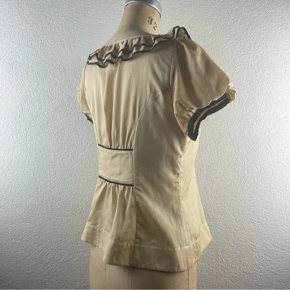 Anthropologie l 14 Floreat Retro Crochet Lace Ruffle Neckline Puff Sleeve Blouse